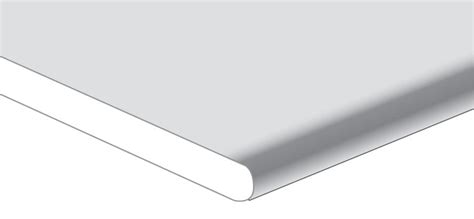 Detailfoto van een naadloze afwerking van gipsplaten met ronde kanten, waarbij de pleisterlaag de overgang bedekt.