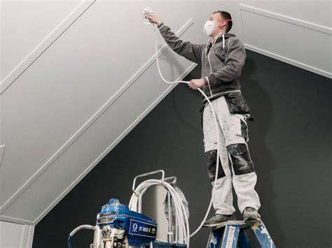 Grappige tipkaart met do's en don'ts voor plafond spuitwerk