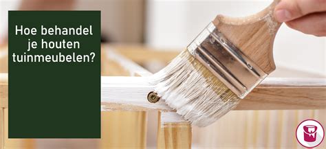 Overzicht van verschillende soorten Douglas houtbehandelingsproducten, zoals oliën, beitsen en lakken.