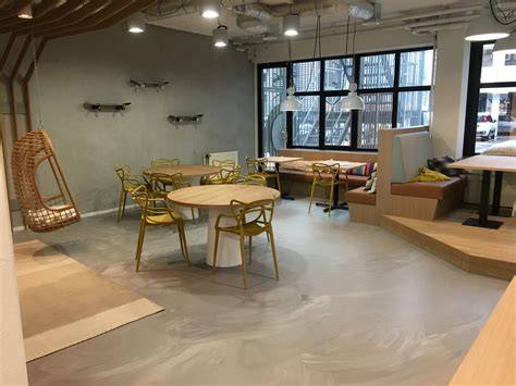 Showroominspiratie: betonlook en gietvloeren in diverse interieurs