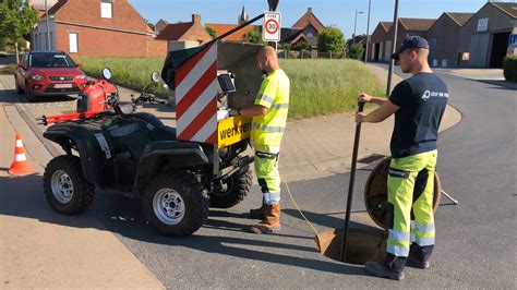 Schema van een rioolinspectie met camera die wortelgroei in een leiding detecteert