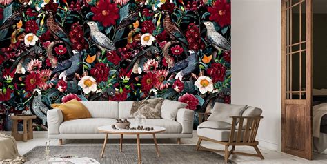 Thematische illustratie van een muur versierd met het blauwe behang met bloemen en vogels