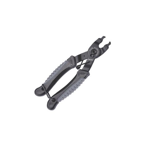 Gedetailleerde illustratie van het demonteren en reinigen van een vaatwasserfilter.