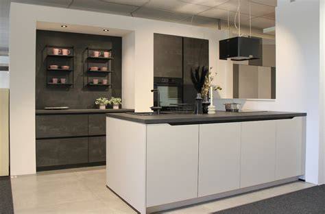 Betonlook-werkblad-en-achterwand