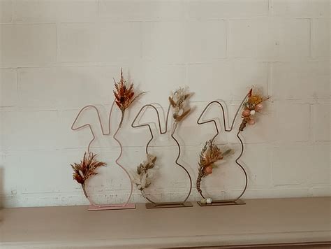 Natuurlijke paasdecoratie met droogbloemen en takken