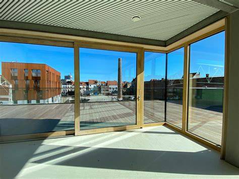 Illustratie: HoutAlu-Kozijn® bouwlaag (binnen = hout, buiten = aluminium)