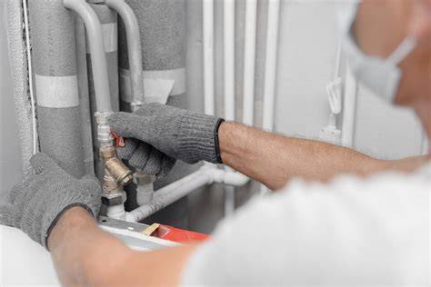 Infographic: drie pijlers van loodgieterswerk: installatie, onderhoud, reparatie