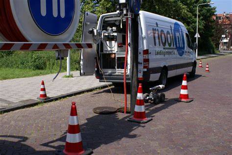 Camera-inspectie van riool met duidelijke lokalisatie van verstopping