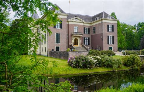 Infographic over de geschiedenis van Huis Doorn en de hoofdontwikkelingen