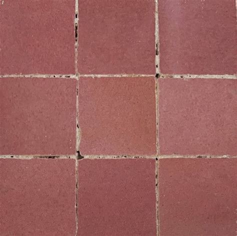 Handgemaakte Zellige tegels in oud roze tint met kenmerkende textuur