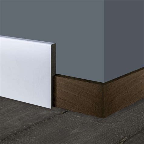 Overzicht van plintenmix: MDF, PVC, HDPS en renovatieplinten in verschillende afwerkingen.