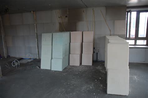 Vergelijkingstabel van verschillende materialen voor tussenwanden (gipsplaten, gibo blokken, metal stud, hout, cellenbeton)