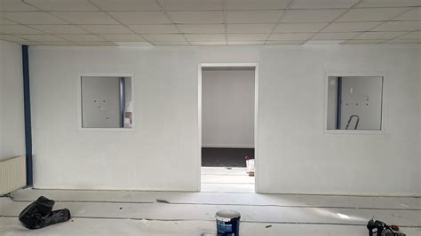 Visualisatie van een woning met een nieuwe tussenwand, resulterend in meer functionele ruimtes