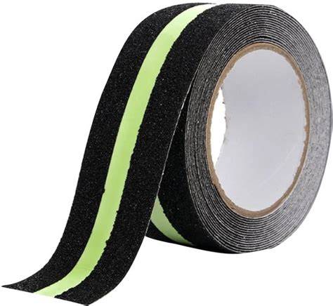 Infographic: Vergelijking antislip tape vs. antislipstrips en traprenovatie