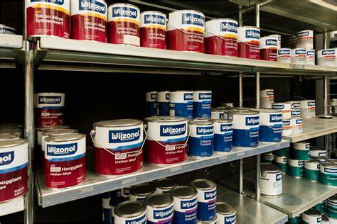 Voorbeelden verf en behang uit het assortiment