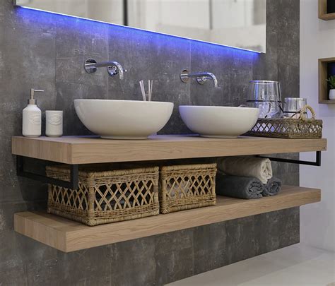 Moderne opbouw wastafel met strak design in een badkamer