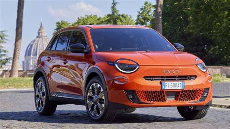 Infographic: Fiat 600e vs Fiat 600 Hybrid - aandrijving en accupakketten