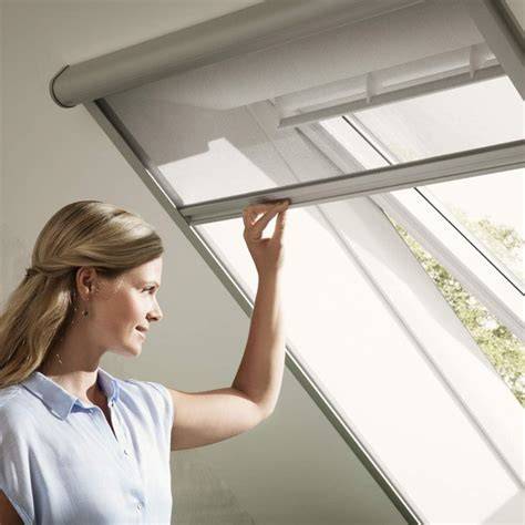 Infographic: Montageposities van Velux insectenhor en verschillende zonweringen