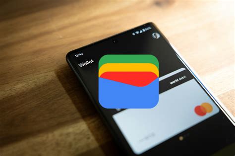 Screenshot van een boardingpass die wordt opgeslagen in Google Wallet op een Google Pixel telefoon.