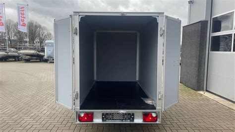 Prijsvoorbeeld: dagtarieven open en gesloten aanhangwagens