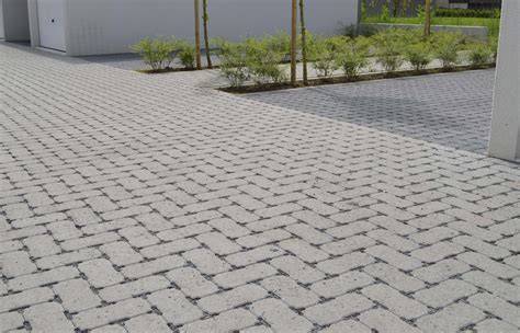 Prijsopgave voorbeeld: 25 m² betonklinkers vs 35 m² waterdoorlatende bestrating