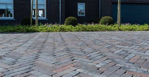 Showtuin en showroom van gebakken bestrating