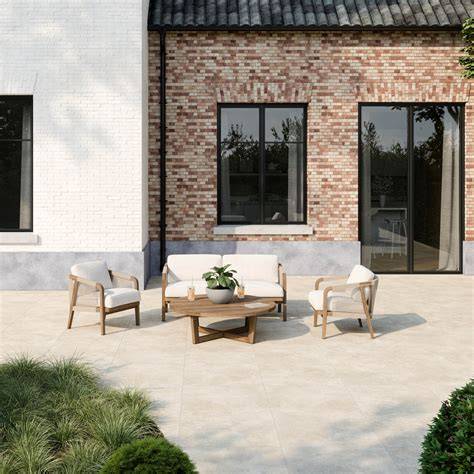 Karakteristieke keramische terrastegel look buiten