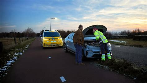 Illustratie van hoe contrastvloeistof een lekkage in een motorblok zichtbaar maakt