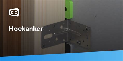 Detail van een hoekanker dat een kozijn verbindt met het bouwkundig kader, met aandacht voor de plaatsing ten opzichte van de isolatie.