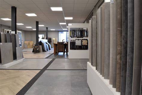 Showroom met wand- en vloertegels