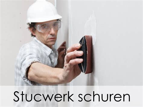 Stap-voor-stap illustratie van het opvullen en schuren van een scheur in stucwerk.