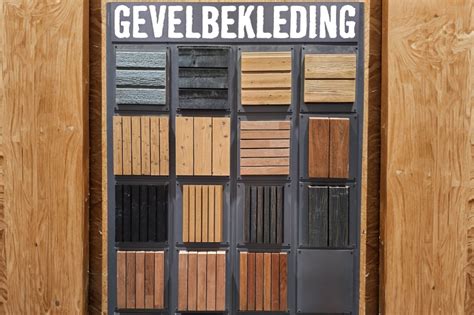 Vergelijkingstabel van verschillende soorten onderhoudsvrije gevelbekleding met hun eigenschappen