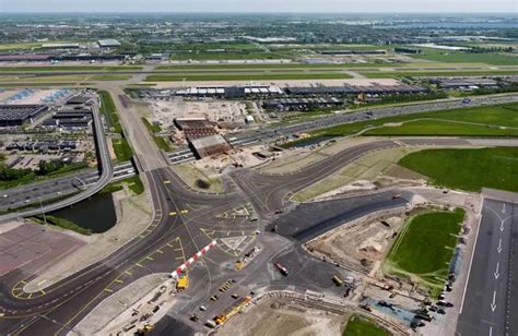 Plannen voor de verdubbeling van Taxiway Quebec en brug over de A4
