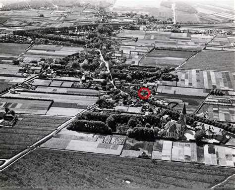Luchtfoto Castricum uit 1923 met Dorpsstraat 94 rood omcirkeld