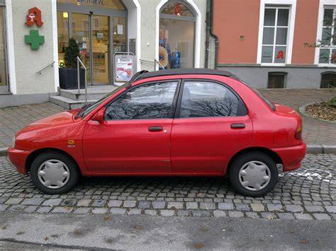 Infographic: Mazda 121 familie door de jaren