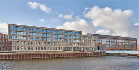 Situatiebeeld: Zware Plaatwerkerij vs. Scheldehof (oude industriële scheepswerf en nieuw woonzorgcentrum)