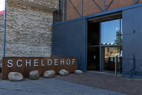 Foto van de transformatie: van Zware Plaatwerkerij naar Scheldehof