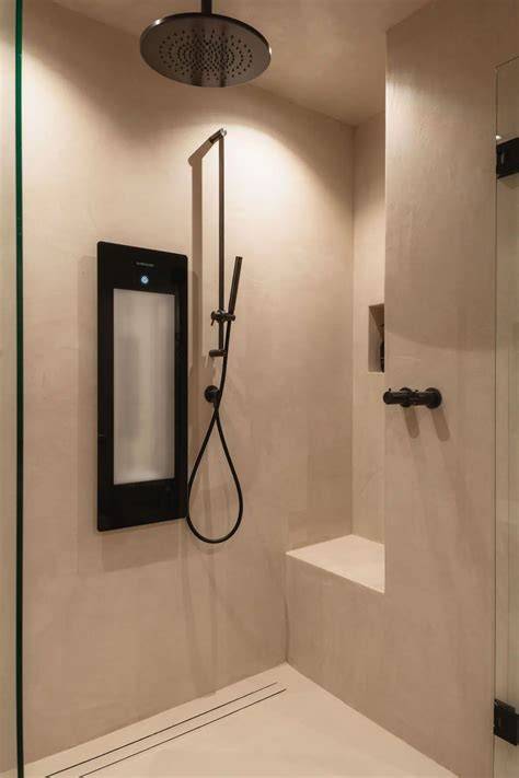 Rustgevende badkamer met inloopdouche en mozaïektegels