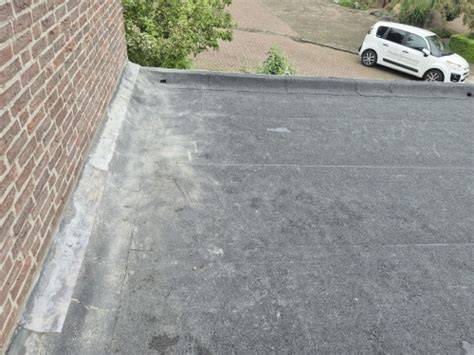 Diagram: Waterdichte muuraansluiting bij plat dak