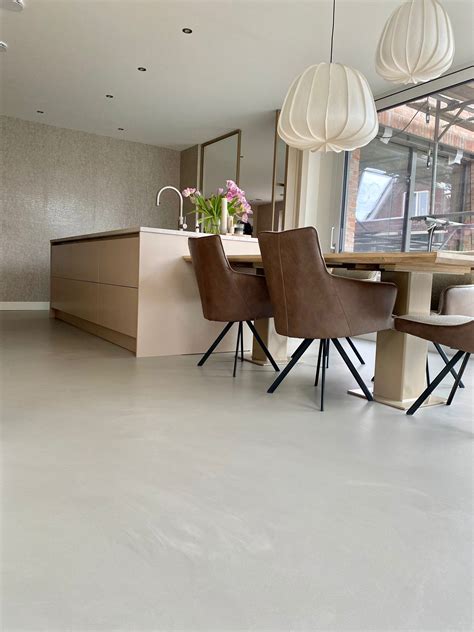 Keuzekader gietvloer: PU, epoxy, lavasteen, beton ciré