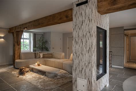 Toon_plumeau_hoog_plafond