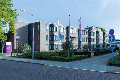 Plattegrond van Tertzio met belangrijke ruimtes zoals Grand Café, beweegtuin en gezamenlijke huiskamers