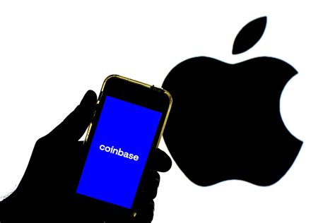 Illustratie van verschillende scenario's waarin Apple Pay gebruikt kan worden: koffie halen, online shoppen, betalen in een winkel.