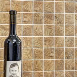 Illustratie van verschillende soorten keukenwandtegels: betonlook, houtlook, mozaïek en Portugese tegels