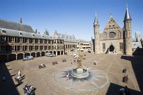 Plan van het Binnenhof en tijdelijke huisvesting van de Tweede Kamer