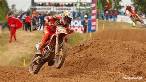 Foto van het team van EVERTS GWW in actie