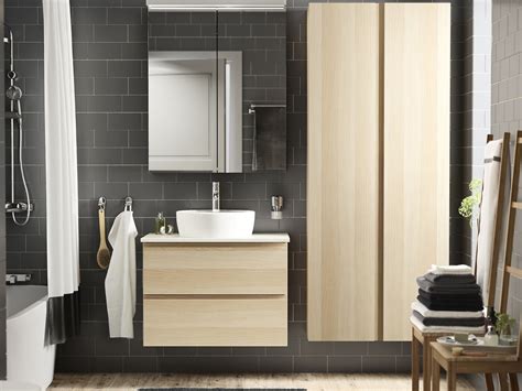 Screenshot van de IKEA badkamerplanner met diverse meubelopties