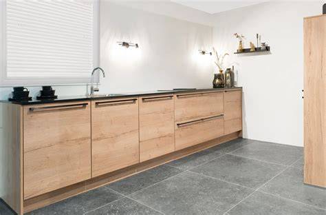 Inspiratiebeelden van keukenvloeren met houtlook en betonlook