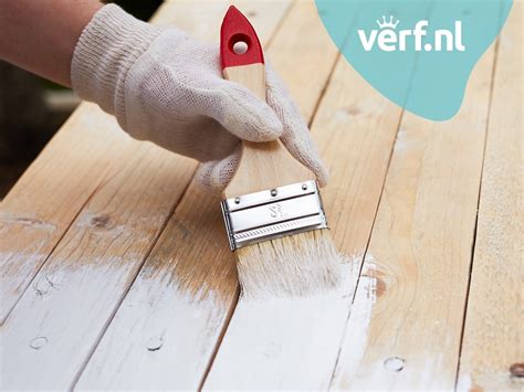 Grondverf op kaal hout - afbeelding