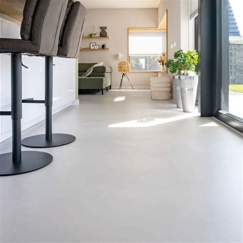 Illustratie van een moderne toiletruimte met een naadloze gietvloer